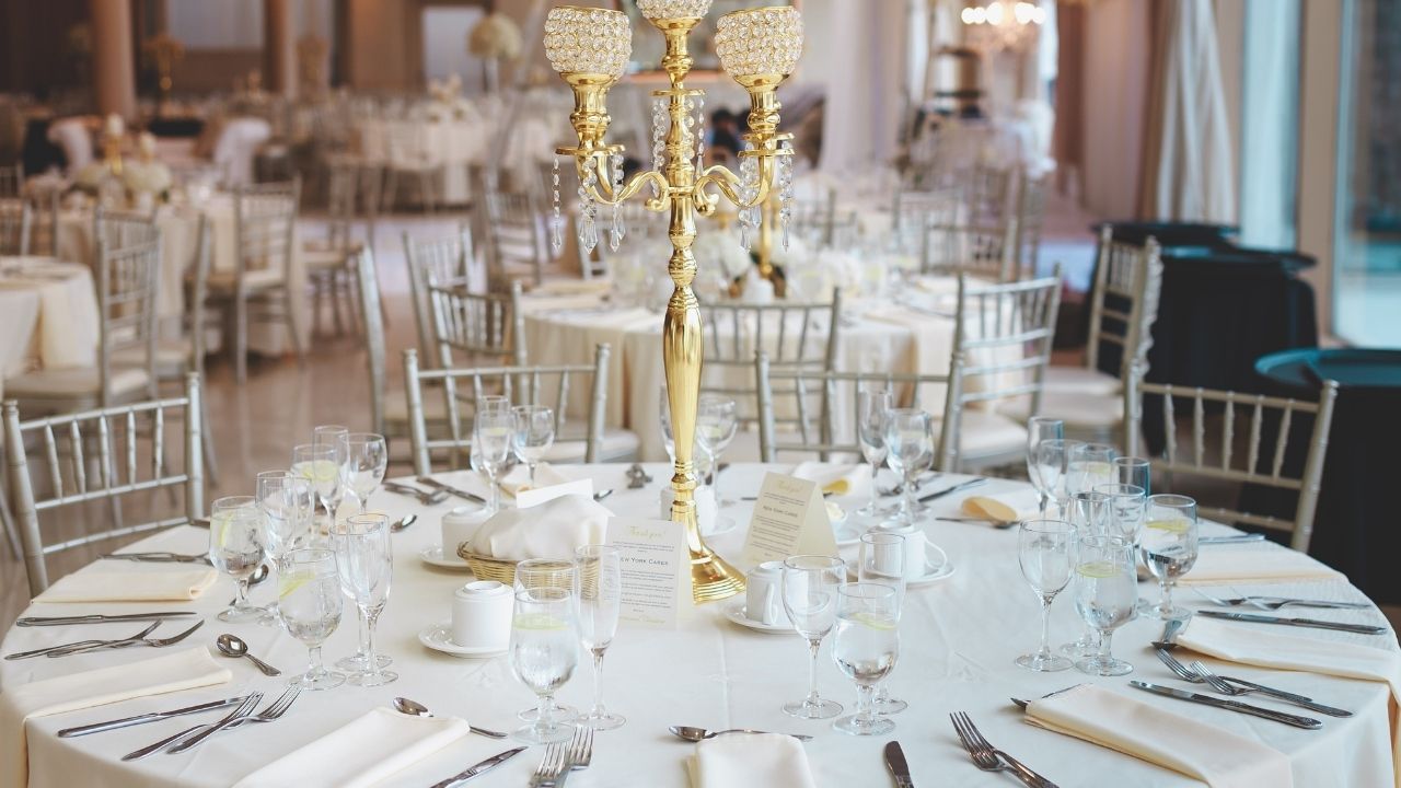 Round Tablecloth Sizing Guide