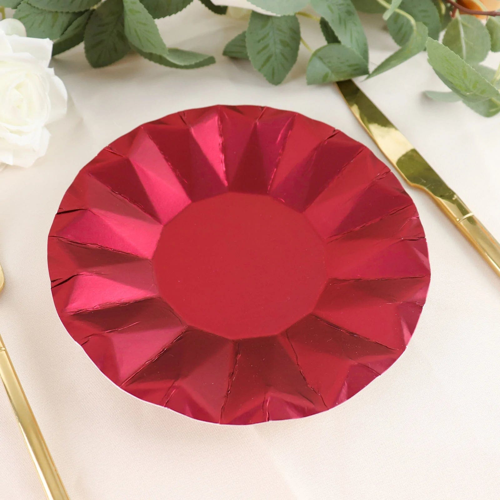 25 Geometric Round Metallic Disposable Dinner Salad Paper Plates