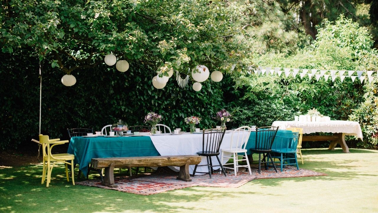 Keep Cool with These Outdoor Summer Party Must Haves