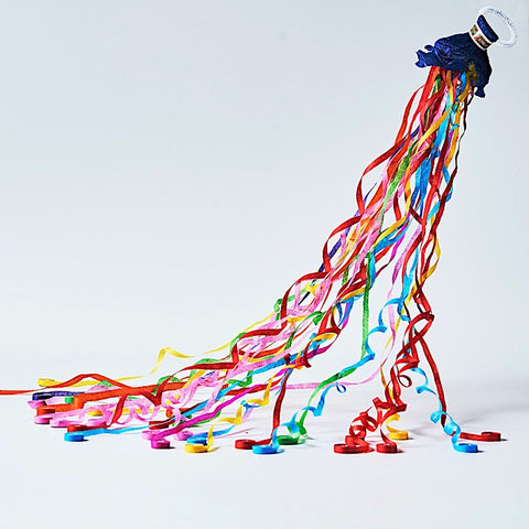 5 Paper Streamers Hand Throw Magic Confetti Poppers