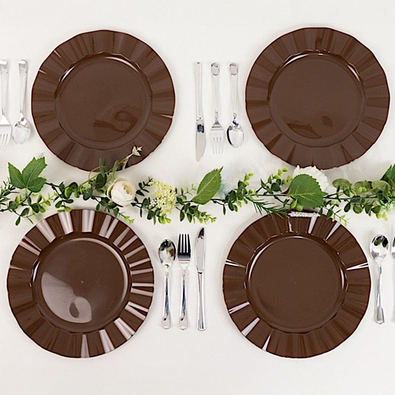 10 Round Disposable Salad Dinner Plastic Plates with Gold Wavy Trim