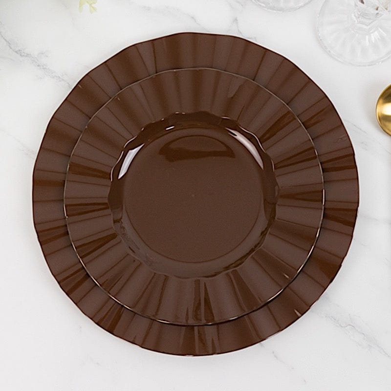 10 Round Disposable Salad Dinner Plastic Plates with Gold Wavy Trim