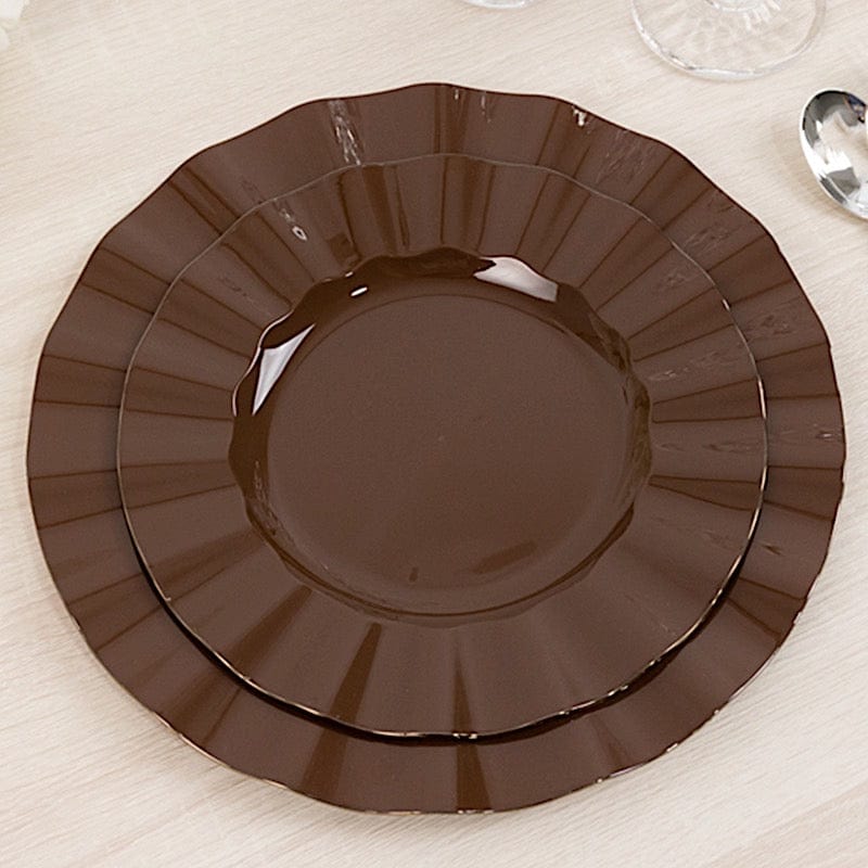 10 Round Disposable Salad Dinner Plastic Plates with Gold Wavy Trim