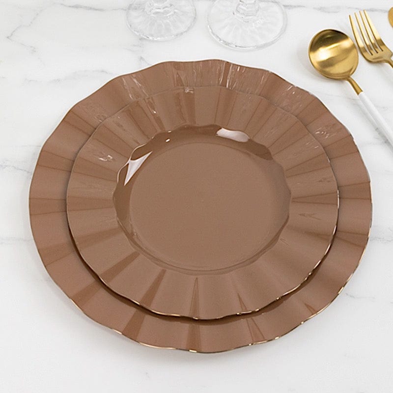 10 Round Disposable Salad Dinner Plastic Plates with Gold Wavy Trim