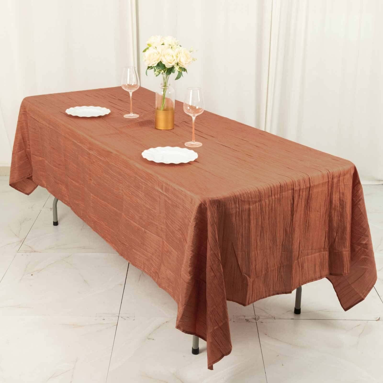 60x102 in Metallic Crinkled Taffeta Rectangular Tablecloth
