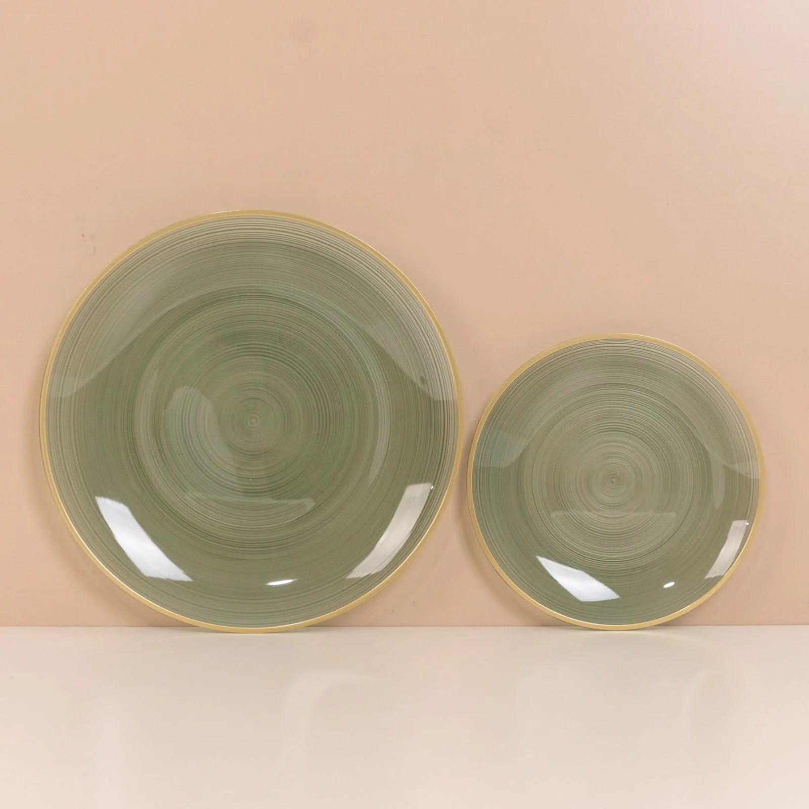 20 Plastic Round Dessert Dinner Plates with Gold Rim