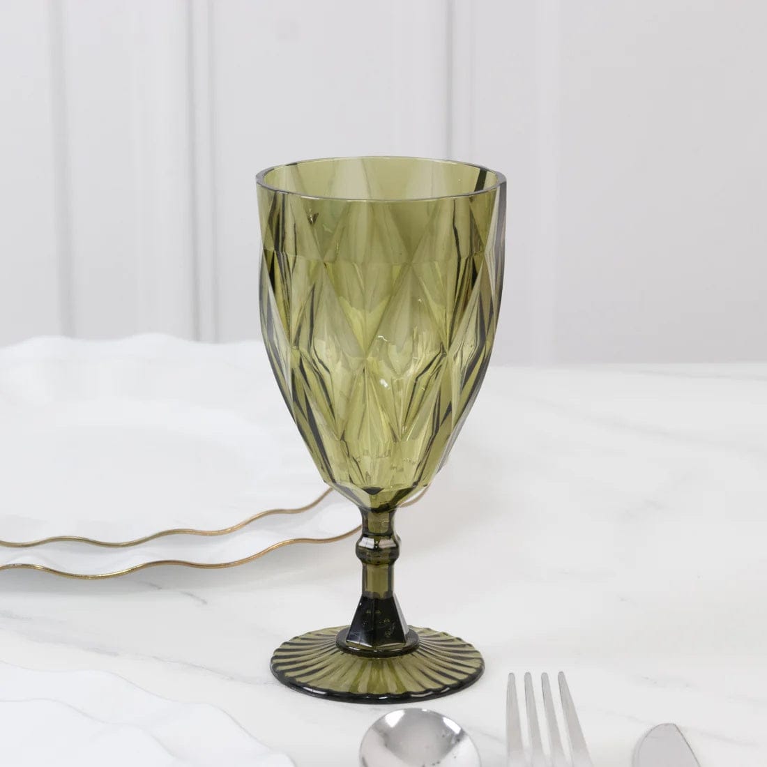 12 Goblets 11oz Vintage Diamond Cut Plastic Wine Glasses