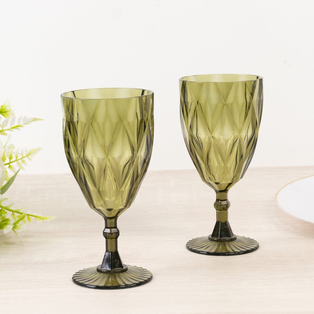 12 Goblets 11oz Vintage Diamond Cut Plastic Wine Glasses