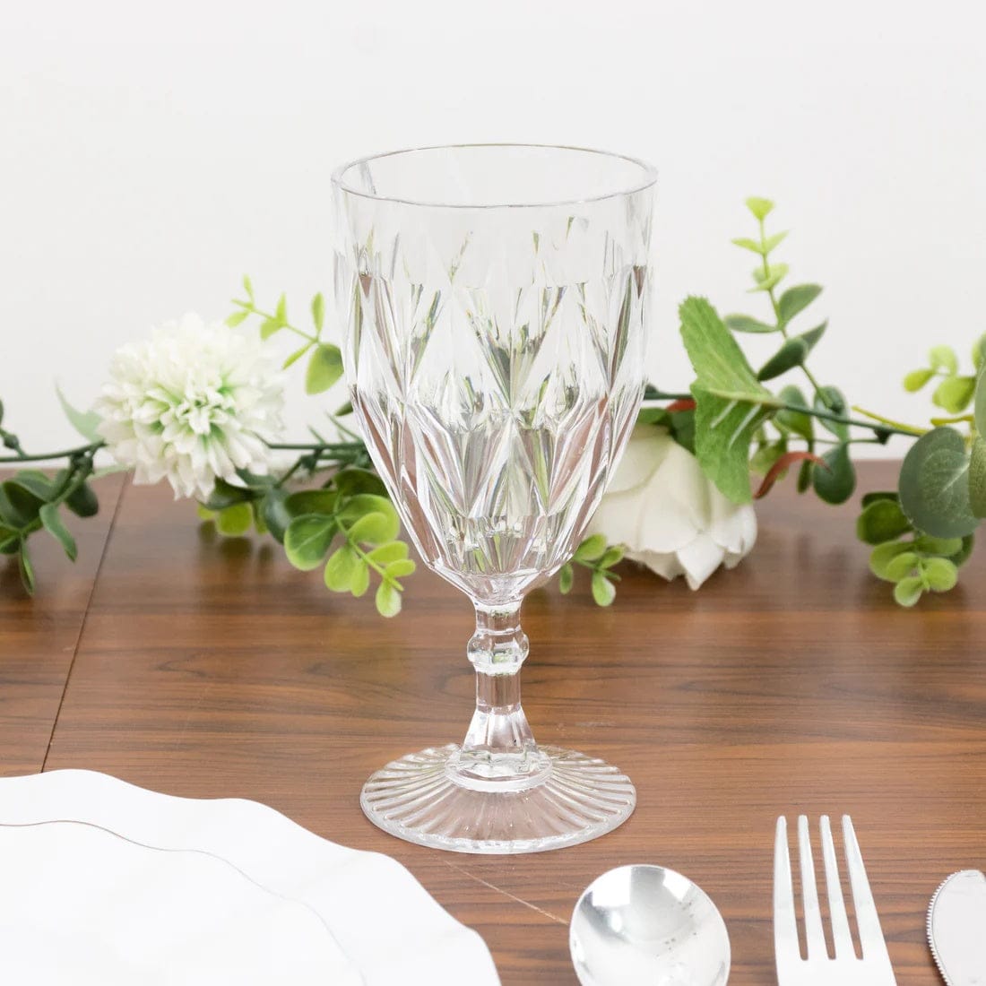 12 Goblets 11oz Vintage Diamond Cut Plastic Wine Glasses