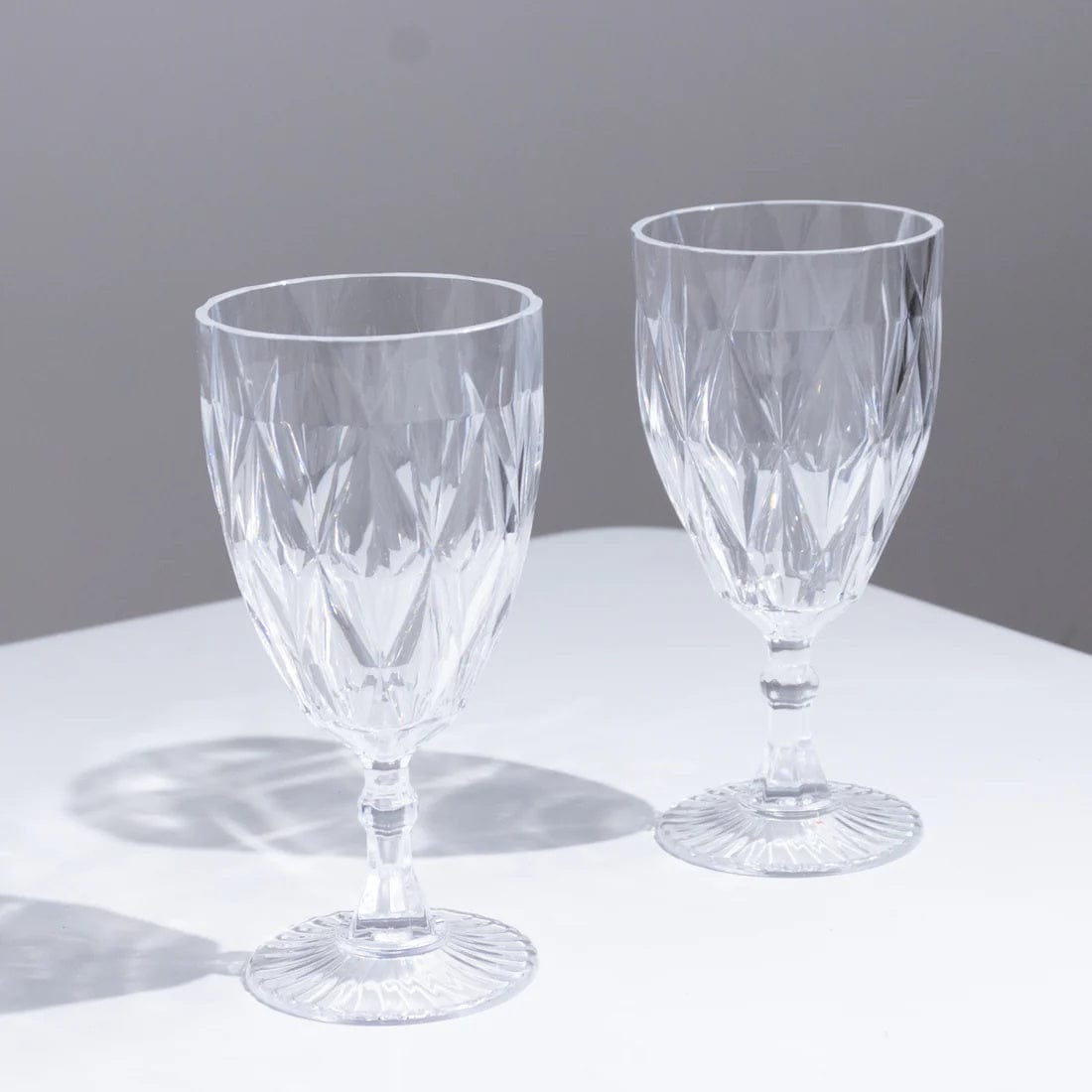12 Goblets 11oz Vintage Diamond Cut Plastic Wine Glasses