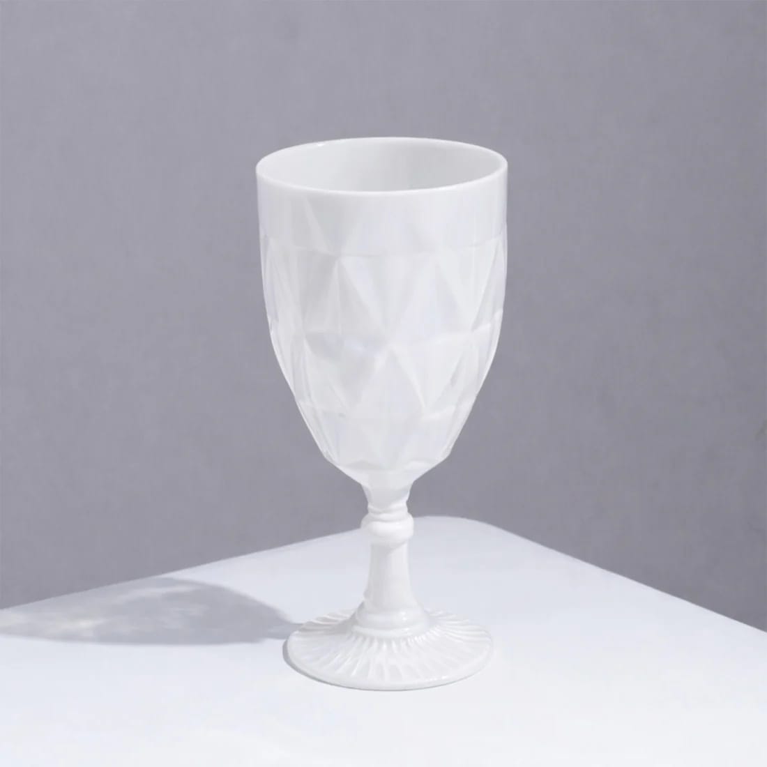 12 Goblets 11oz Vintage Diamond Cut Plastic Wine Glasses