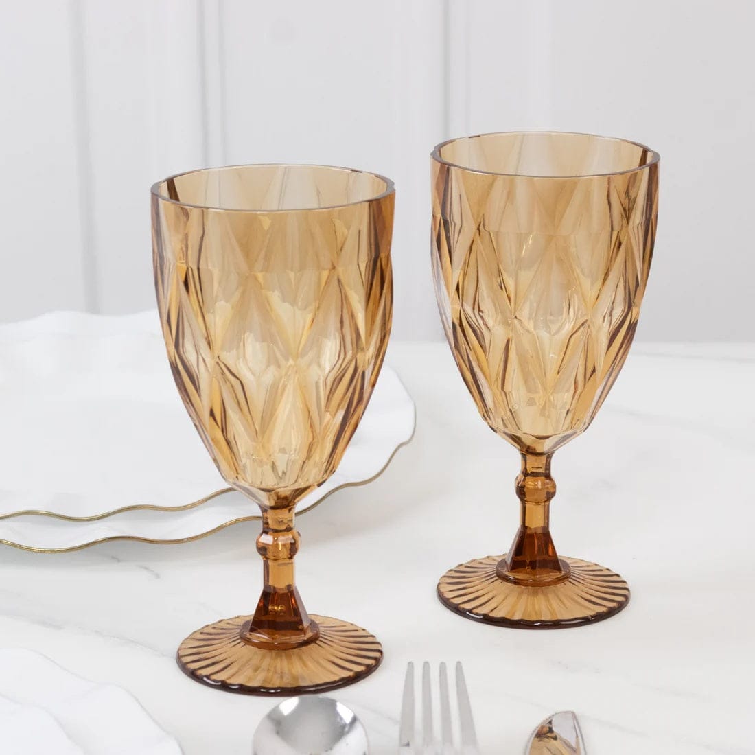 12 Goblets 11oz Vintage Diamond Cut Plastic Wine Glasses