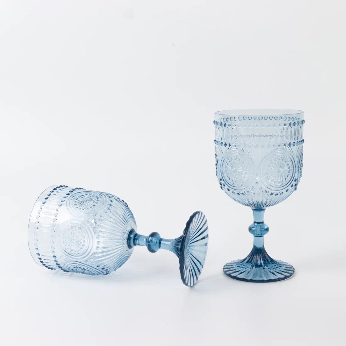 12 Goblets 15oz Shatterproof Plastic Wine Glasses with Embossed Floral Pattern