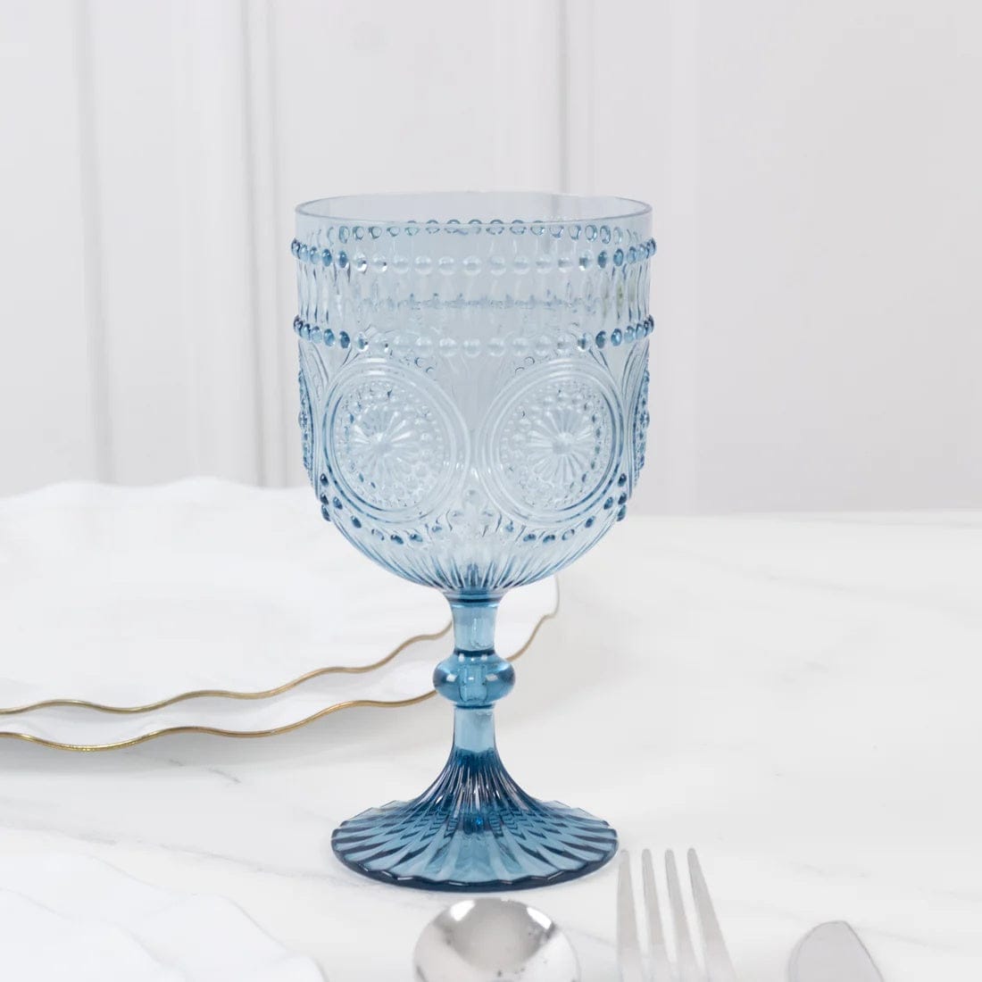 12 Goblets 15oz Shatterproof Plastic Wine Glasses with Embossed Floral Pattern