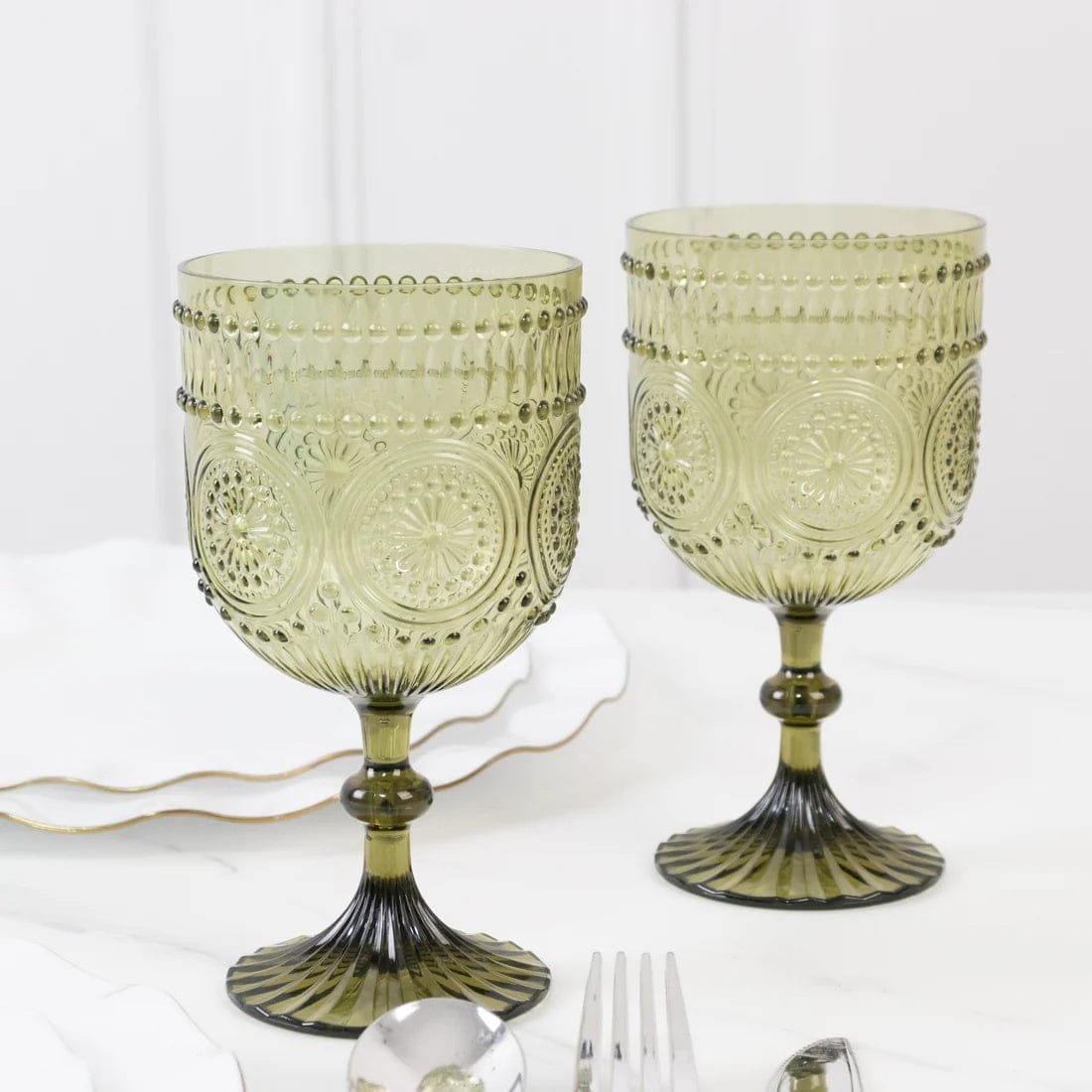 12 Goblets 15oz Shatterproof Plastic Wine Glasses with Embossed Floral Pattern