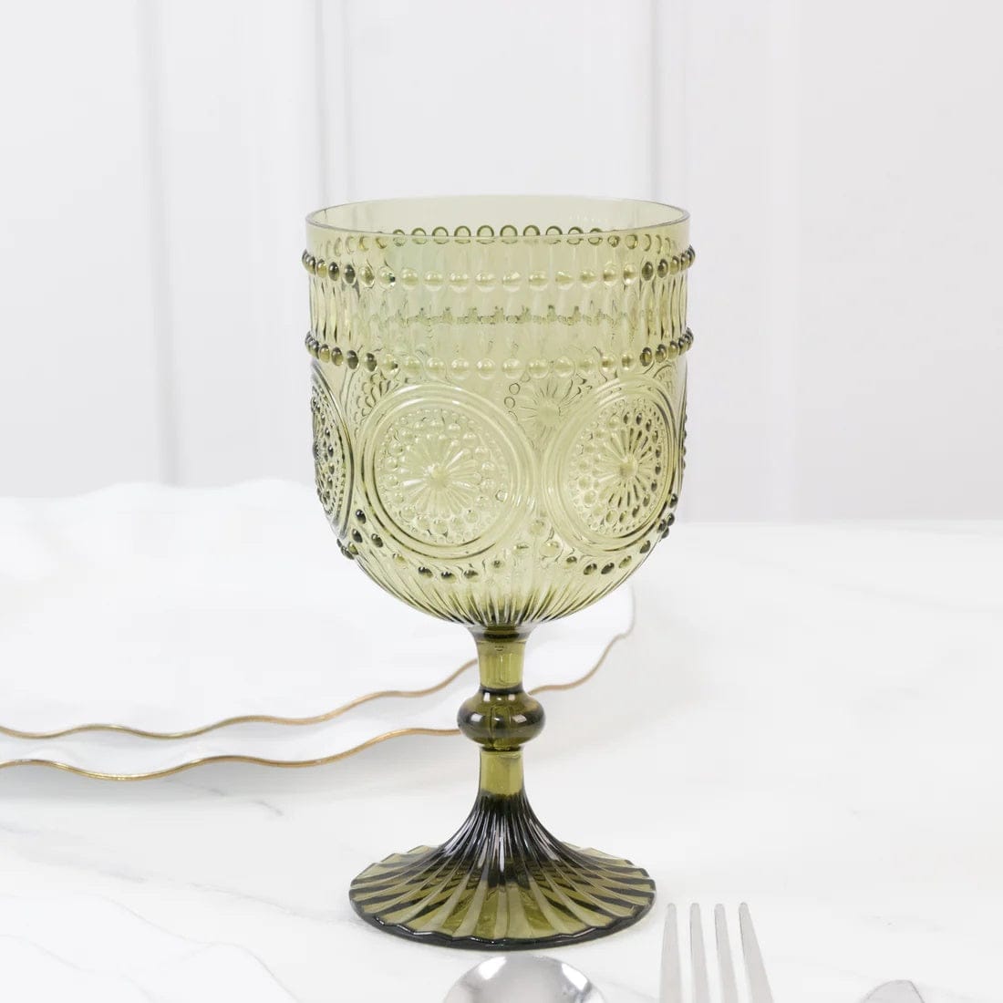 12 Goblets 15oz Shatterproof Plastic Wine Glasses with Embossed Floral Pattern