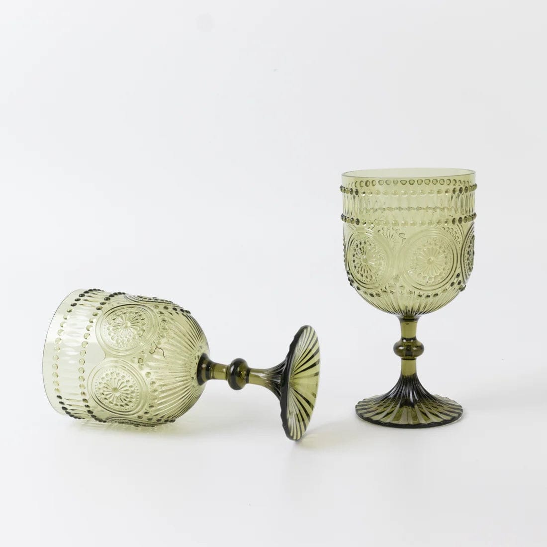 12 Goblets 15oz Shatterproof Plastic Wine Glasses with Embossed Floral Pattern