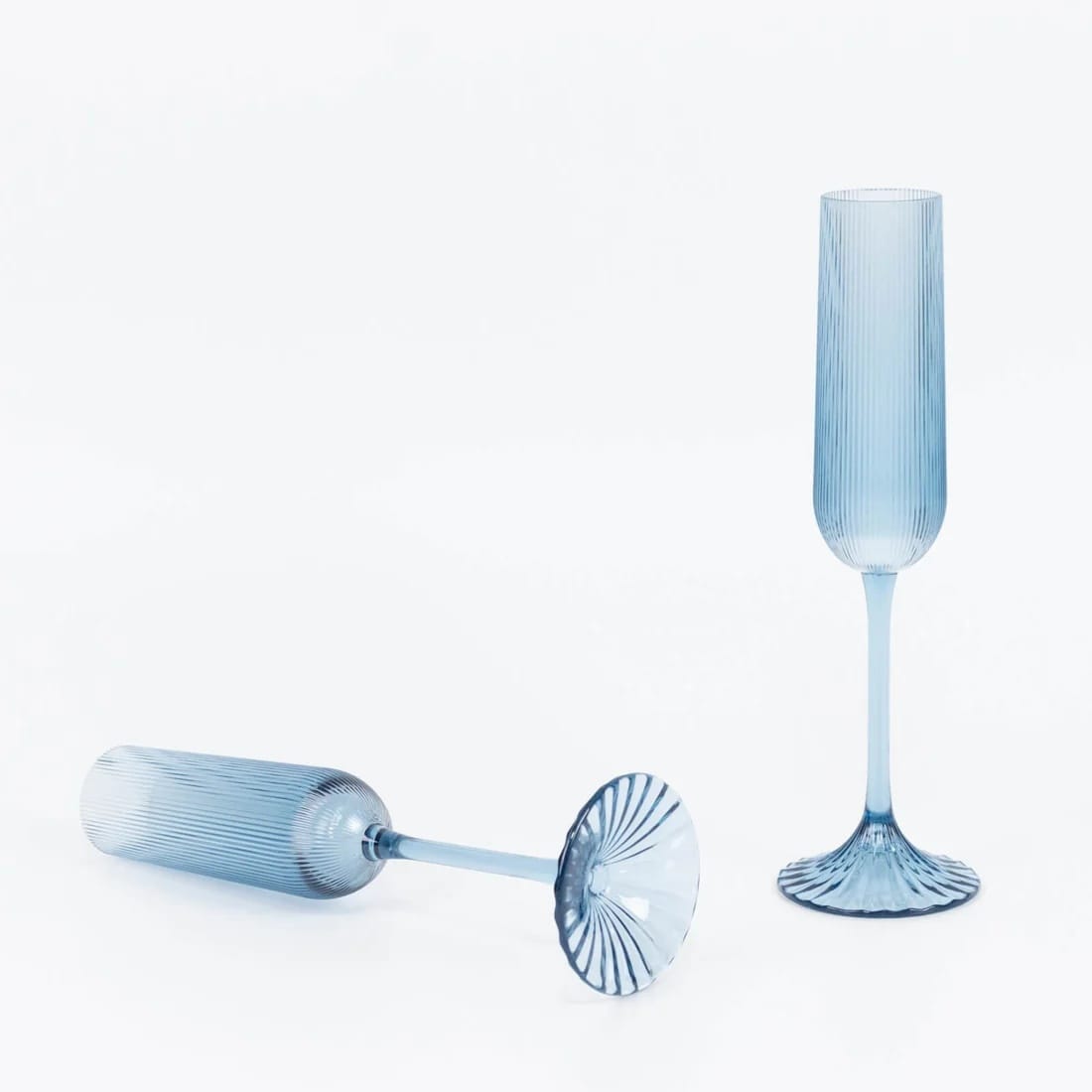 12 Ribbed 4 oz Plastic Champagne Flutes Disposable Glasses