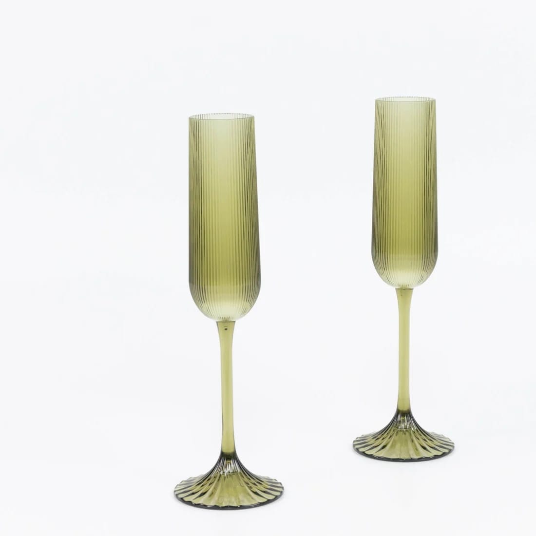 12 Ribbed 4 oz Plastic Champagne Flutes Disposable Glasses
