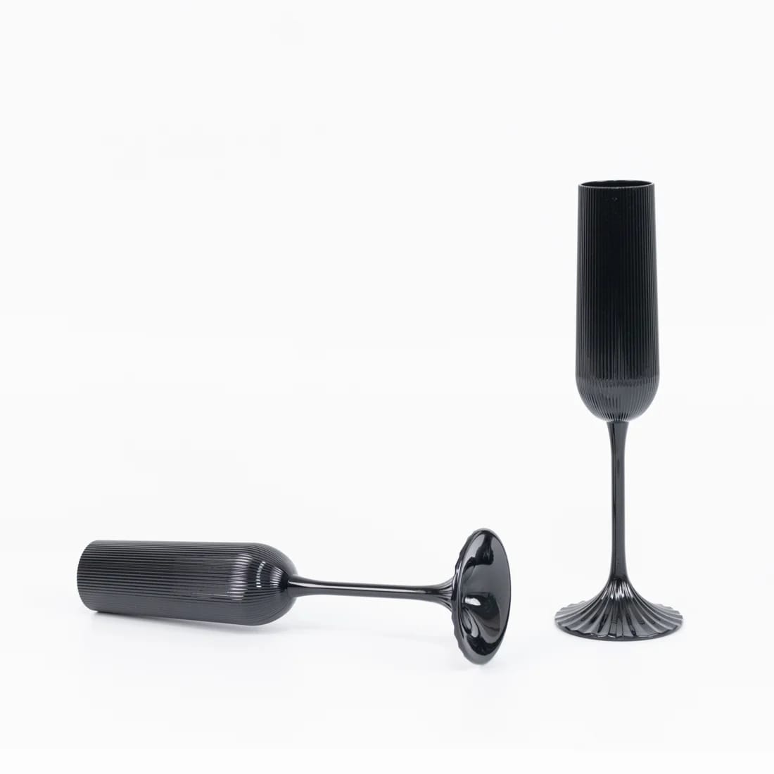 12 Ribbed 4 oz Plastic Champagne Flutes Disposable Glasses