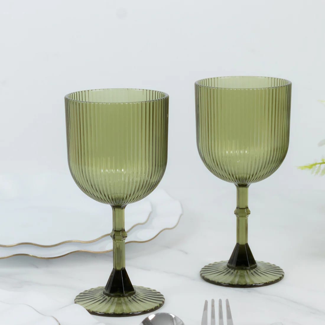 2 Plastic Wine Glasses 9oz Vintage Ribbed Pattern
