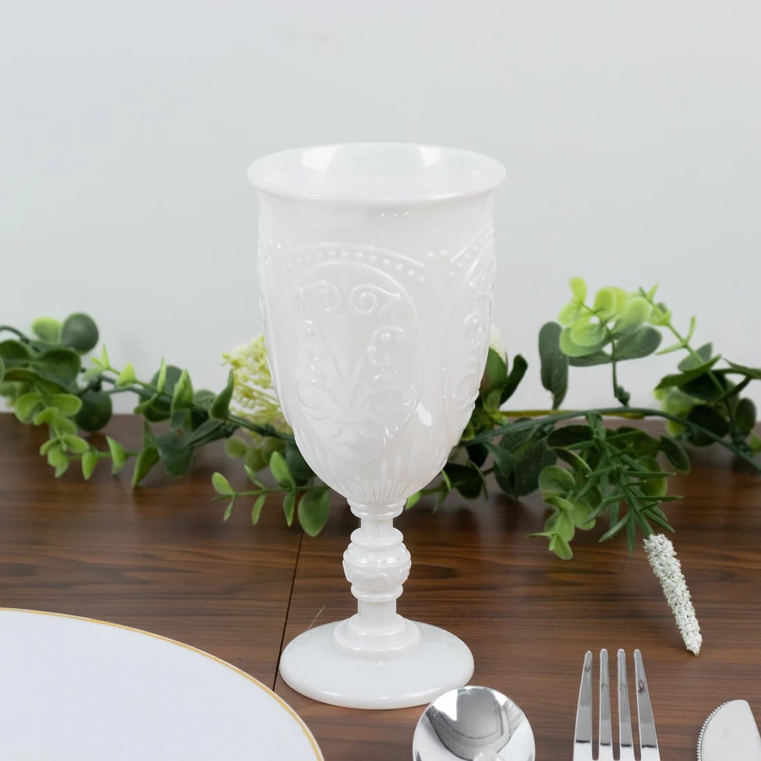 24 Transparent 10 oz Plastic Wine Glasses Retro Embossed Style
