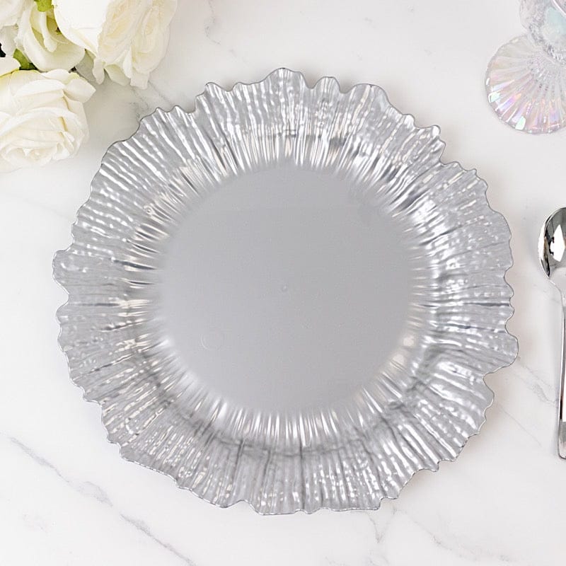 10 Round 13 in Plastic Charger Plates with Reef Rim Design