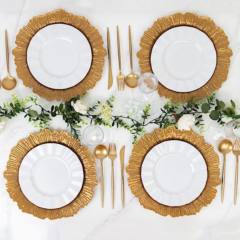 10 Round 13 in Plastic Charger Plates with Reef Rim Design