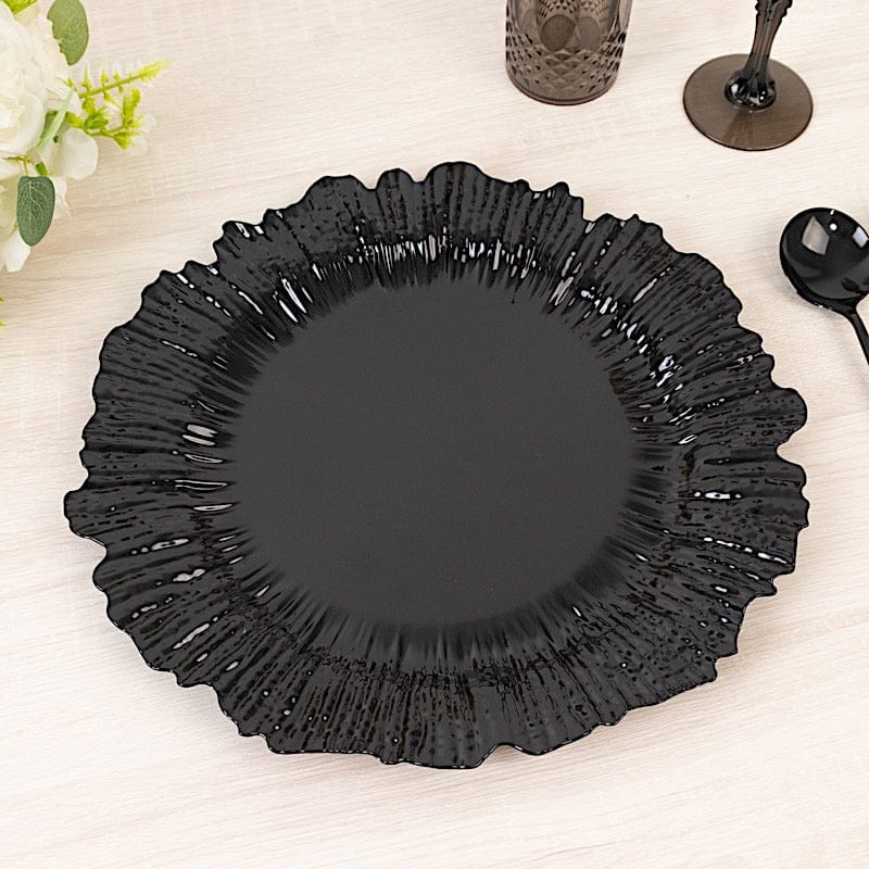 10 Round 13 in Plastic Charger Plates with Reef Rim Design