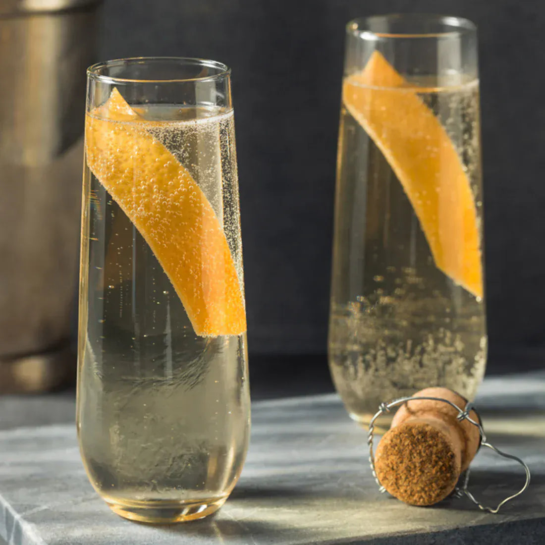 12 pcs 9 oz Disposable Plastic Champagne Stemless Flutes