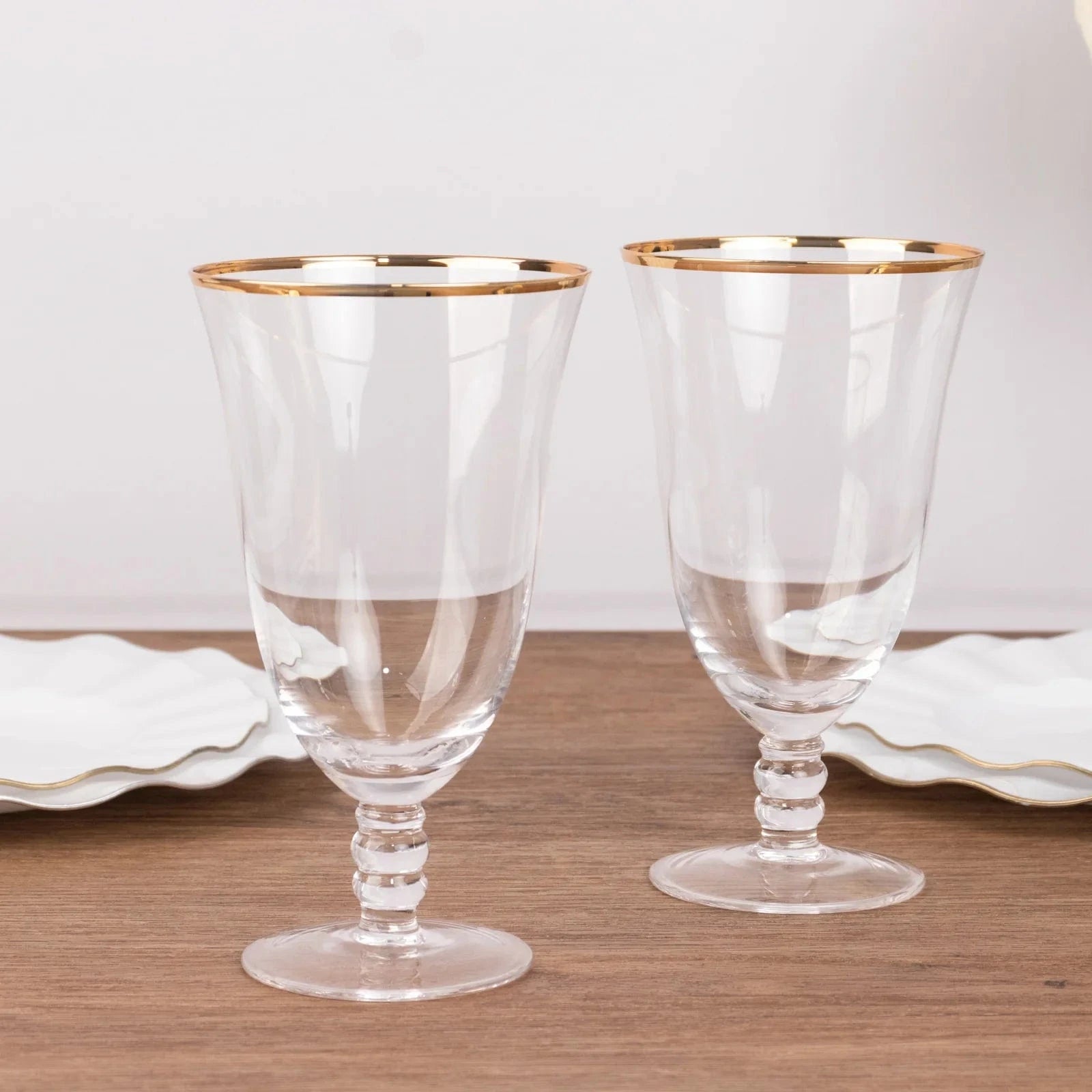 6 Clear Wine Glasses 16oz Gold Rimmed Design with Short Beaded Stem