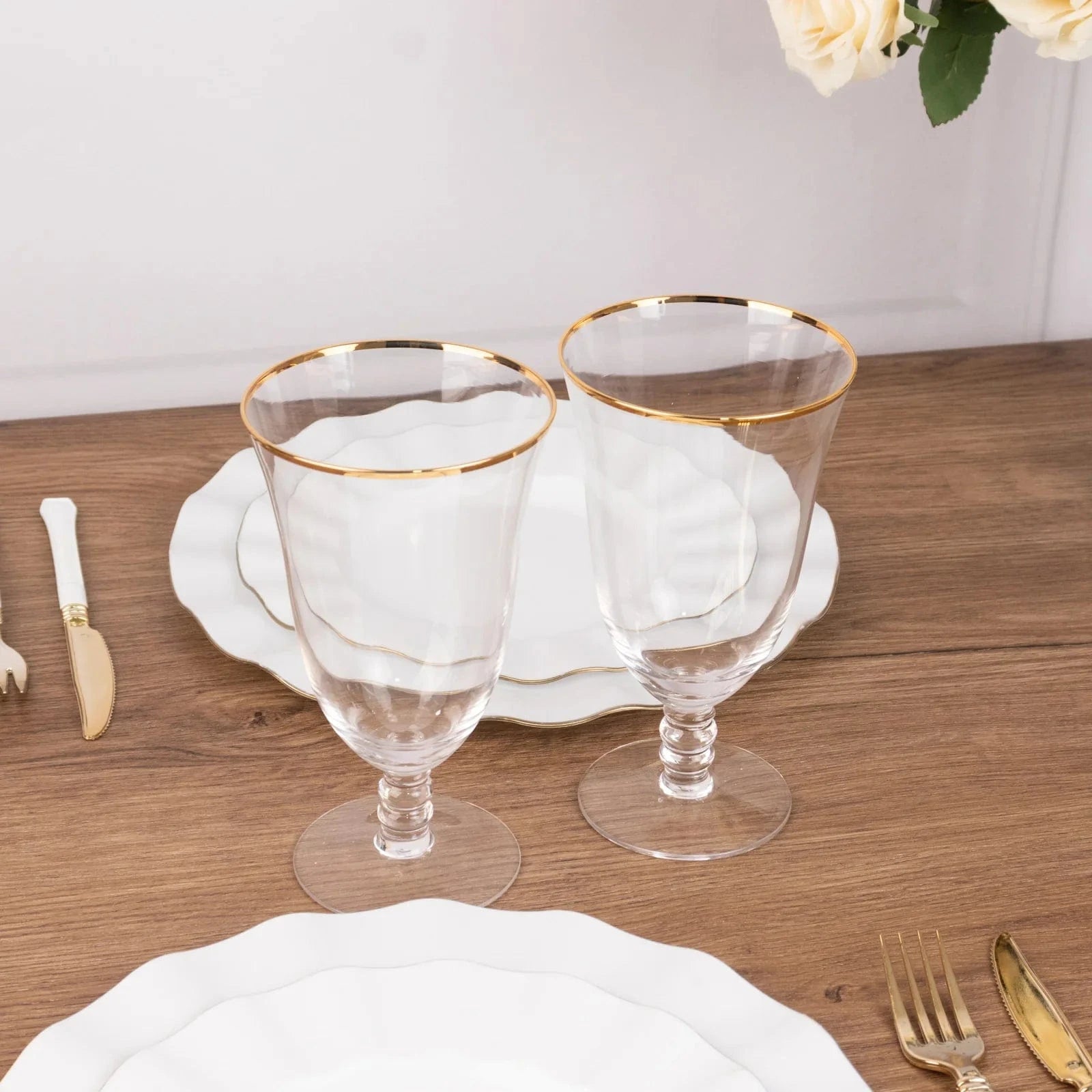 6 Clear Wine Glasses 16oz Gold Rimmed Design with Short Beaded Stem