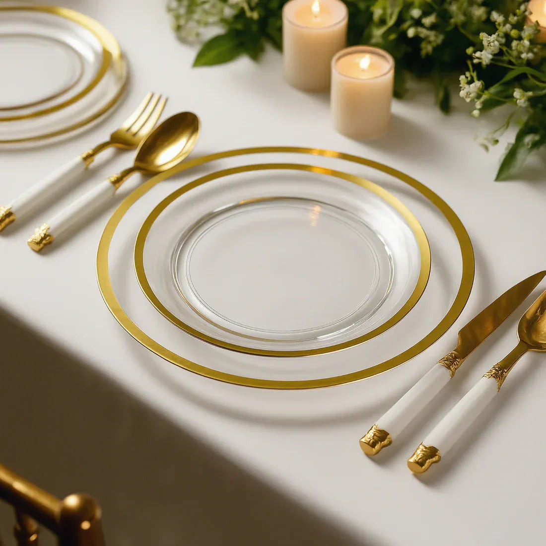 10 Disposable Round Plastic Dessert Plates with Gold Rim