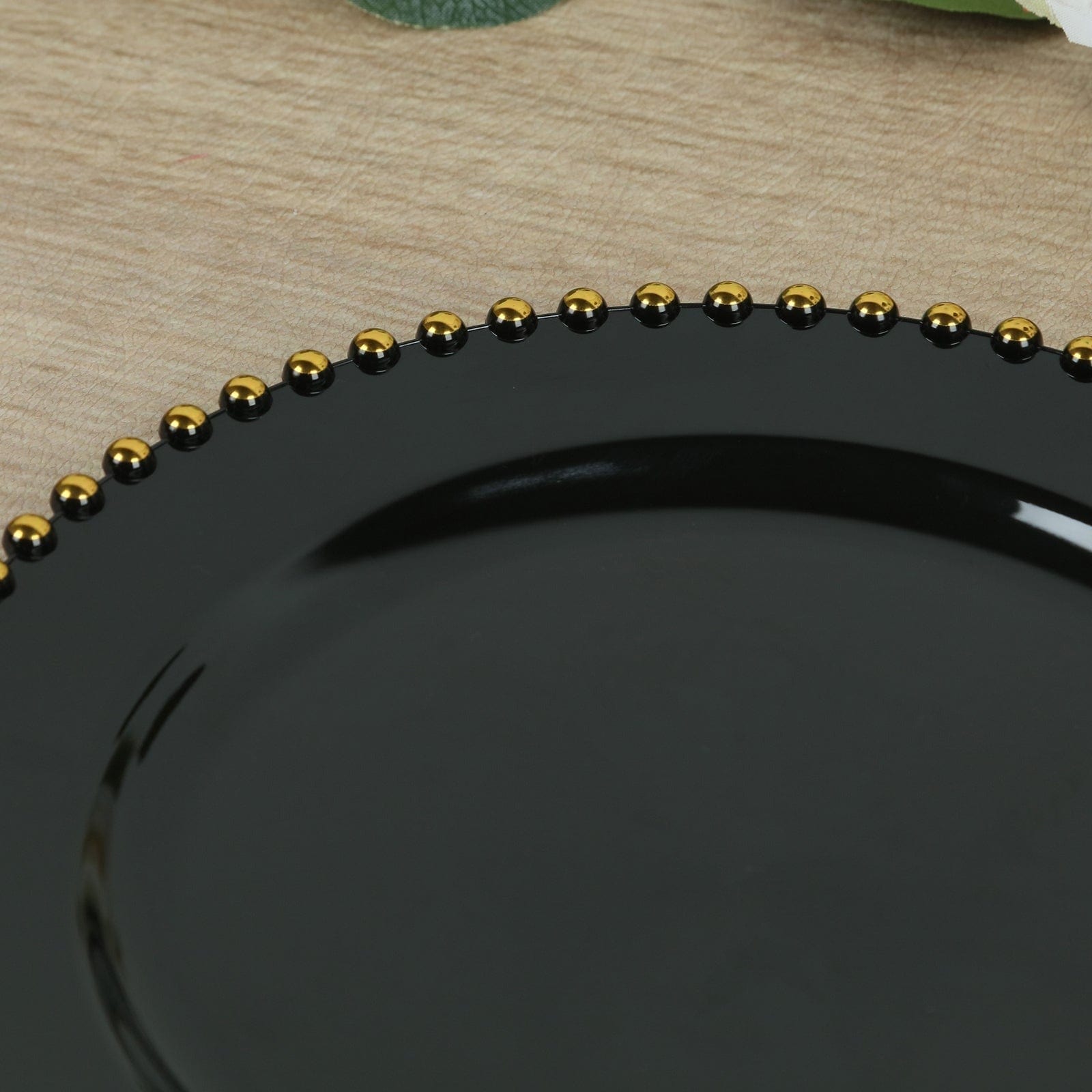 10 Round Disposable Plastic Salad and Dinner Plates with Beaded Trim
