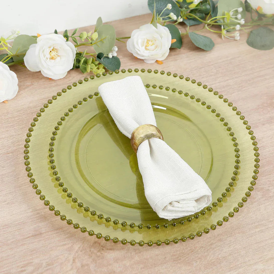 10 Round Disposable Plastic Salad and Dinner Plates with Beaded Trim