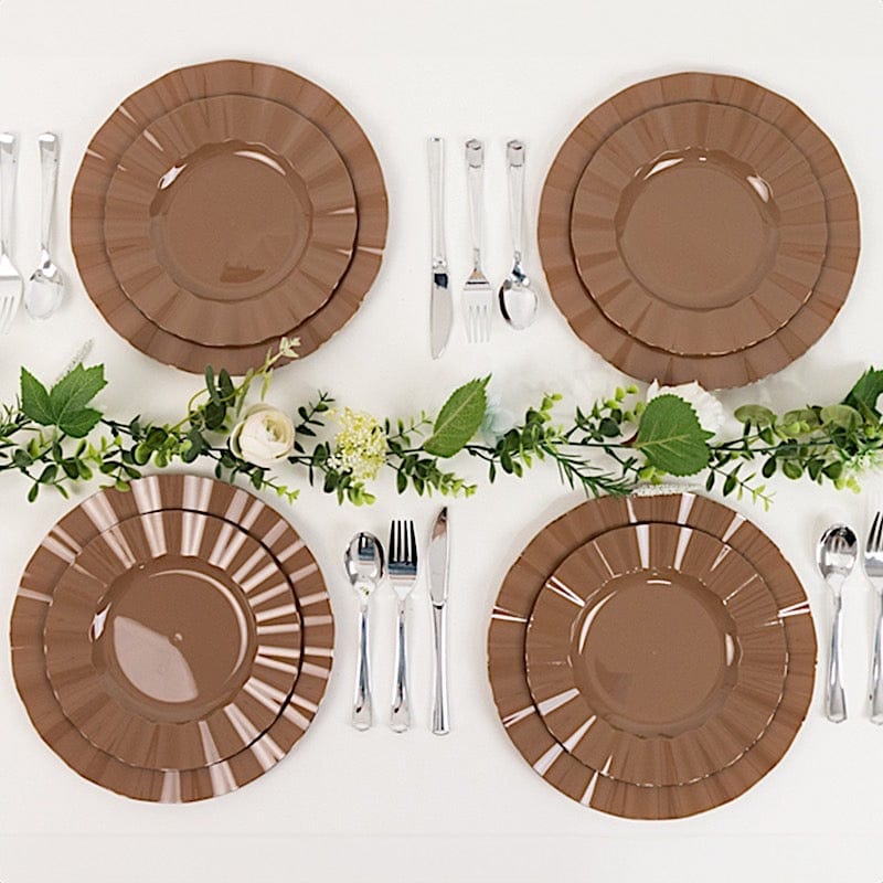 10 Round Disposable Salad Dinner Plastic Plates with Gold Wavy Trim