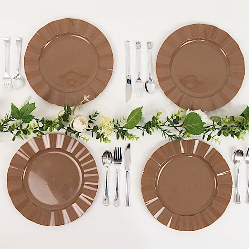 10 Round Disposable Salad Dinner Plastic Plates with Gold Wavy Trim