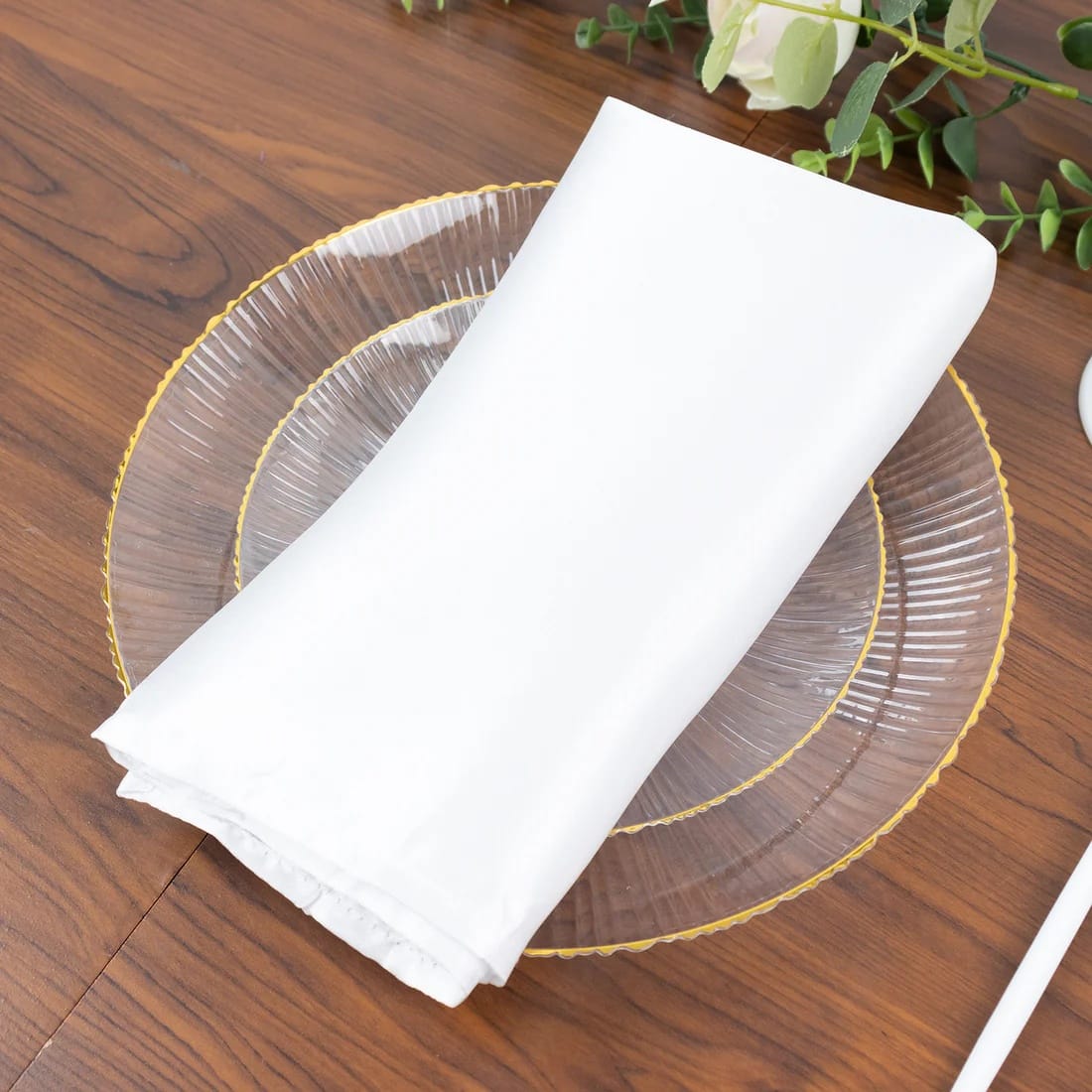 20 Clear Plastic Round Salad Dinner Plates with Ribbed Pattern and Gold Rim