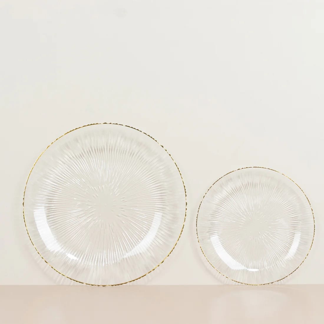 20 Clear Plastic Round Salad Dinner Plates with Ribbed Pattern and Gold Rim
