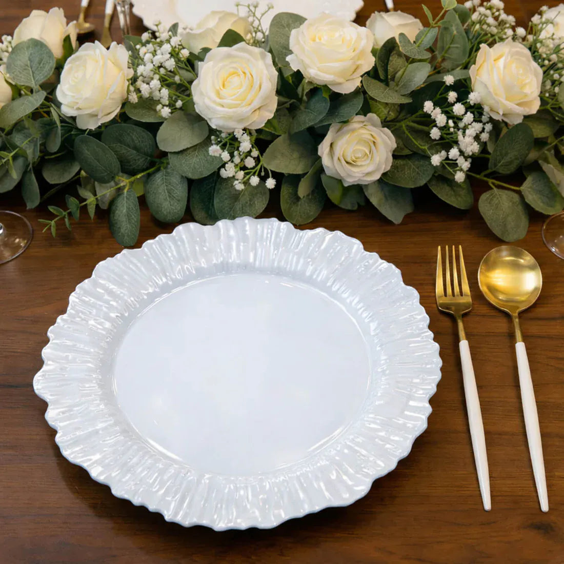 20 pcs 10 in wide Disposable Plastic Plates with Reef Design
