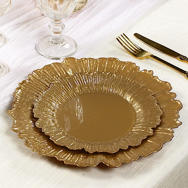 20 pcs 7 in wide Disposable Plastic Plates with Reef Design