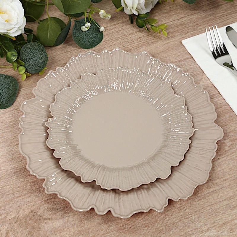 20 pcs 7 in wide Disposable Plastic Plates with Reef Design