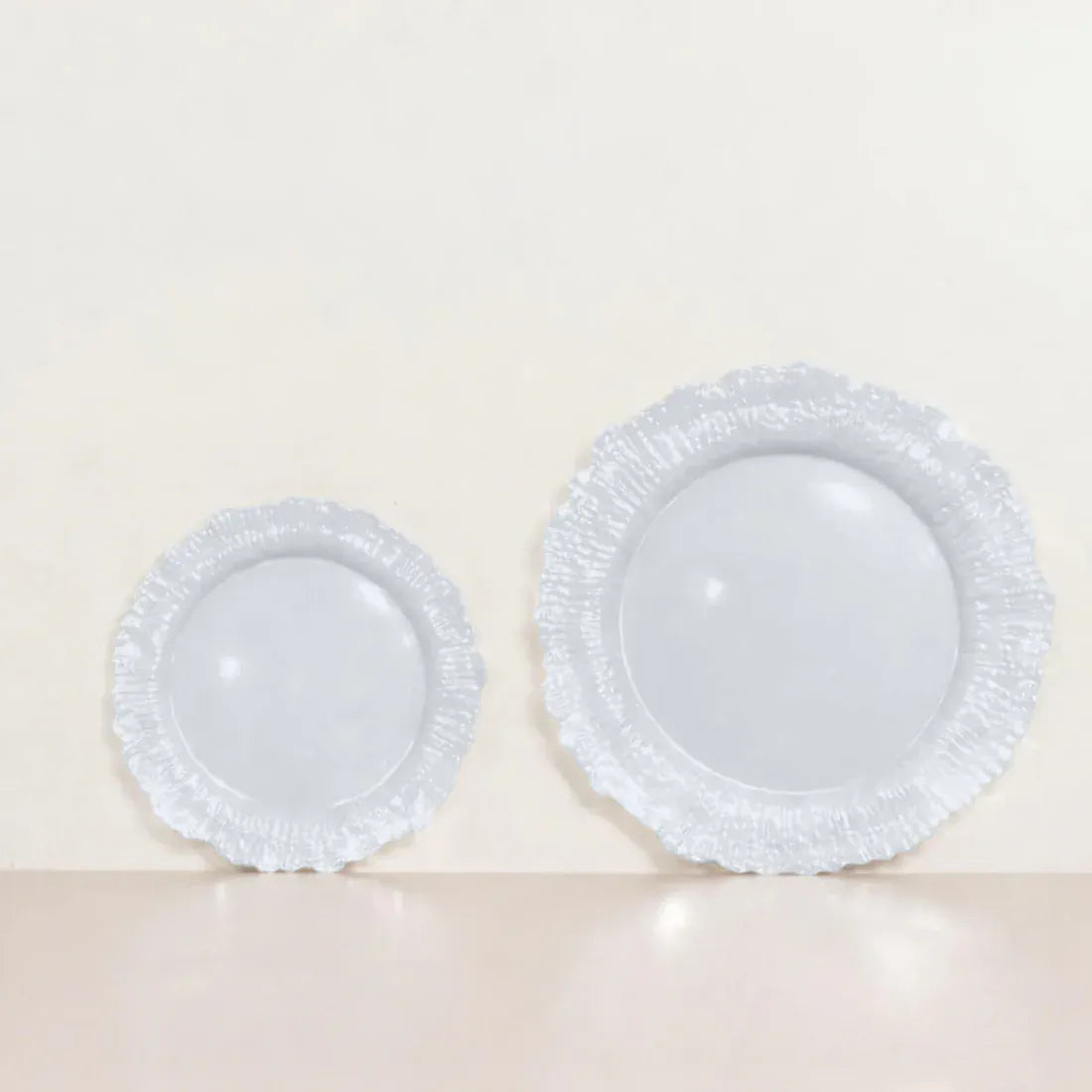 20 pcs 7 in wide Disposable Plastic Plates with Reef Design