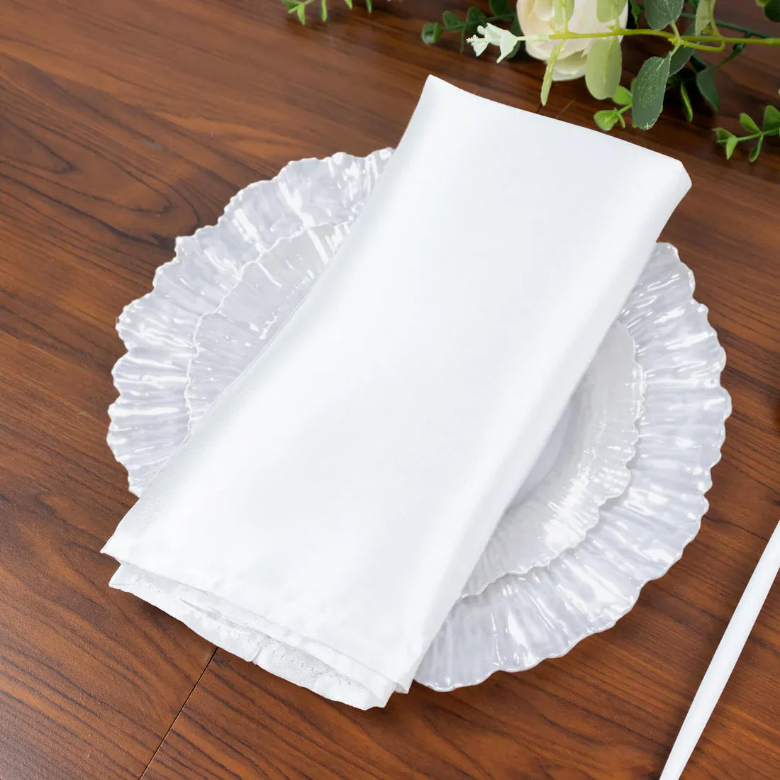 20 pcs 7 in wide Disposable Plastic Plates with Reef Design
