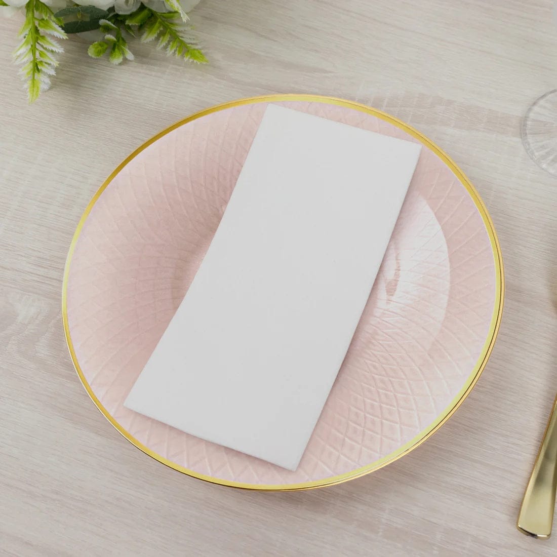 20 Plastic Round Salad Dinner Plates with Diamond Cut Pattern and Gold Rim