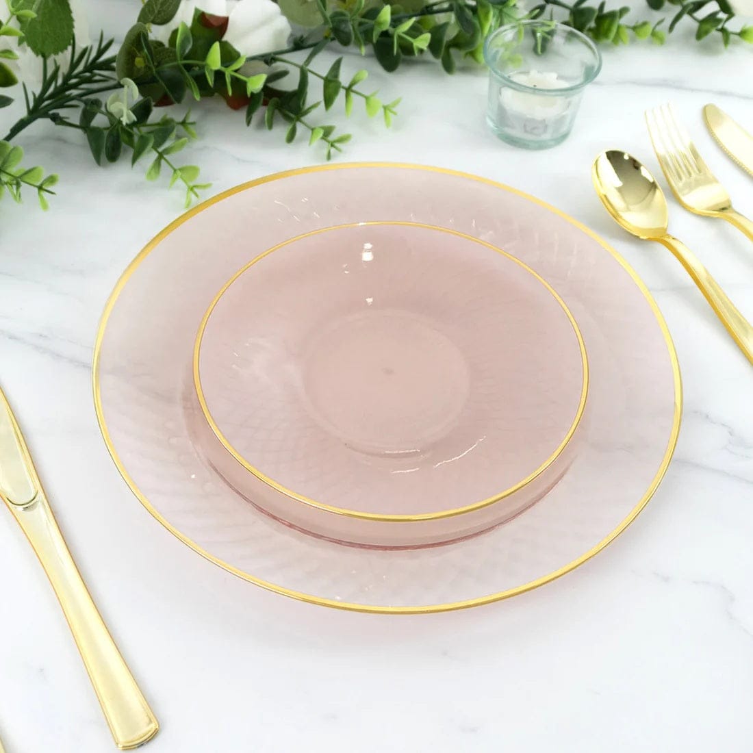 20 Plastic Round Salad Dinner Plates with Diamond Cut Pattern and Gold Rim