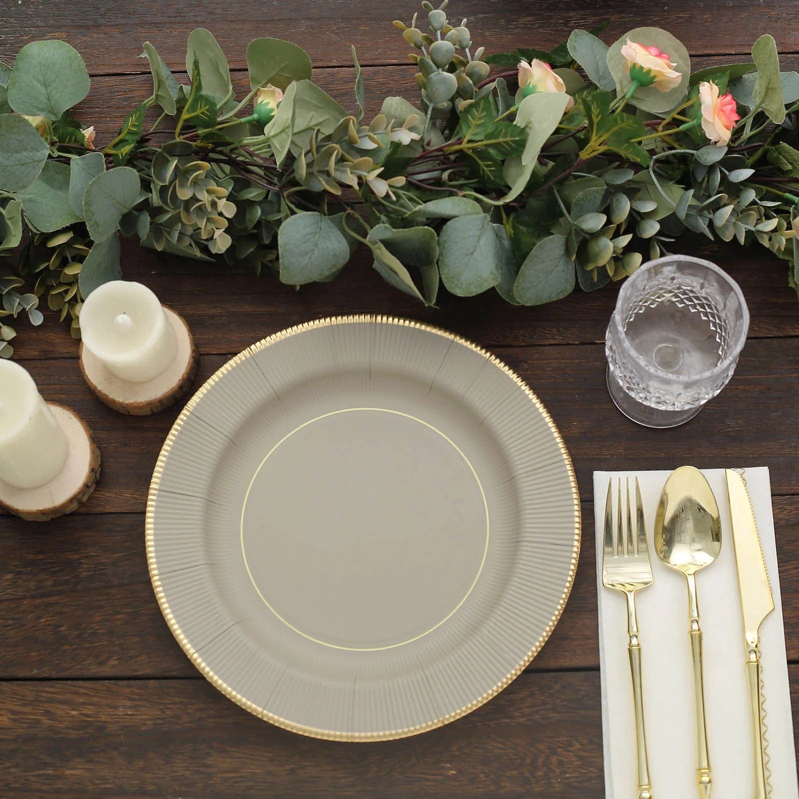 25 Round Metallic Disposable Dinner Salad Paper Plates with Textured Trim