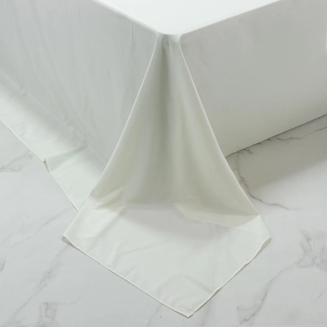 108 x 156 inch Extra Wide Polyester King Rectangular Tablecloth
