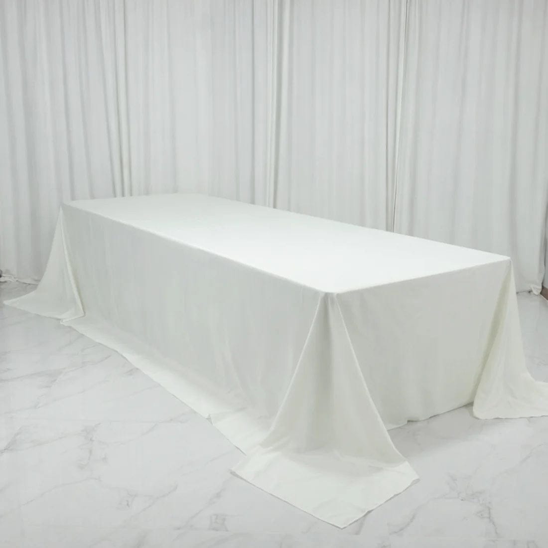 108 x 156 inch Extra Wide Polyester King Rectangular Tablecloth