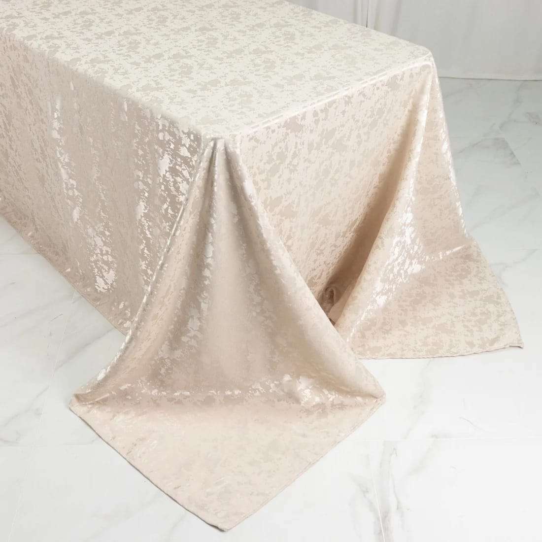 90x132 in Jacquard Polyester Rectangle Tablecloth Abstract Watercolor Design